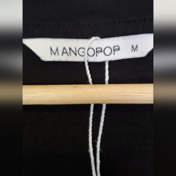 💚5/$25 MangoPop Fitted Black Short Sleeve Bodysuit with Deep V-Neck Size Medium - Picture 7 of 9